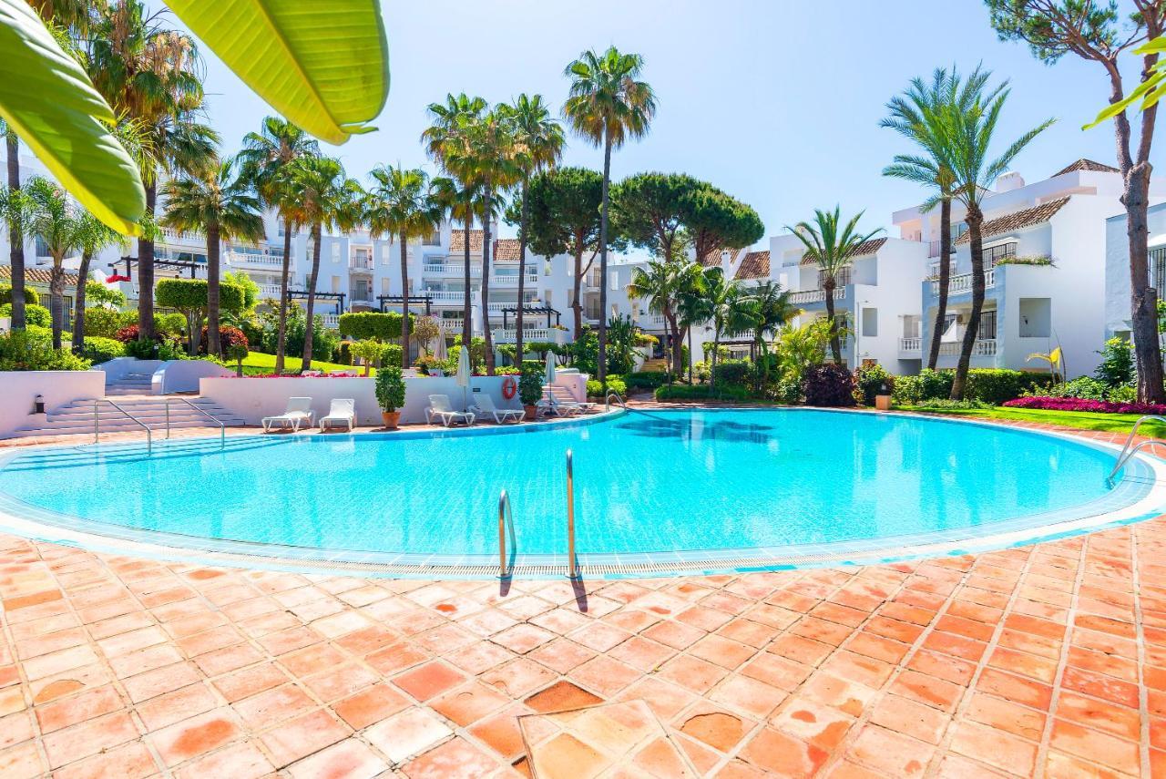 Elviria Playa White Pearl Beach Marbella Exterior photo