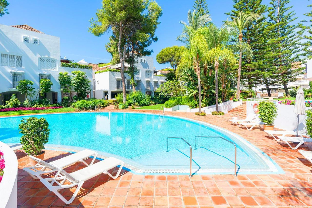 Elviria Playa White Pearl Beach Marbella Exterior photo